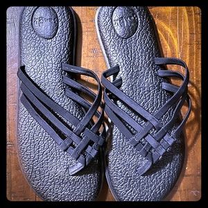 Sanuk women’s sandal